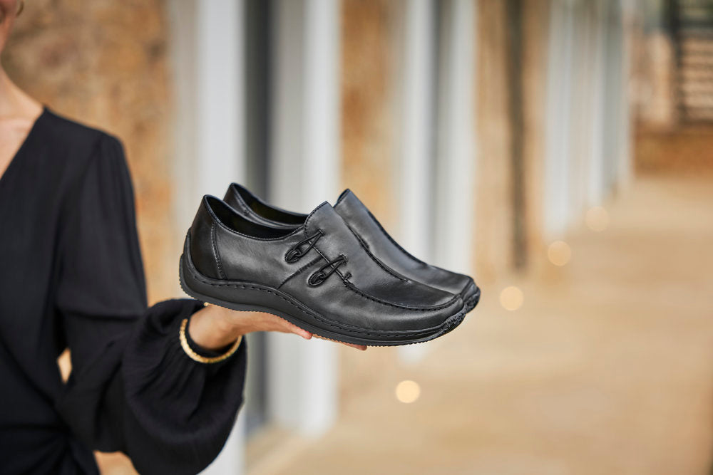 Best shoes for working in hospitality - A Rieker comfort guide