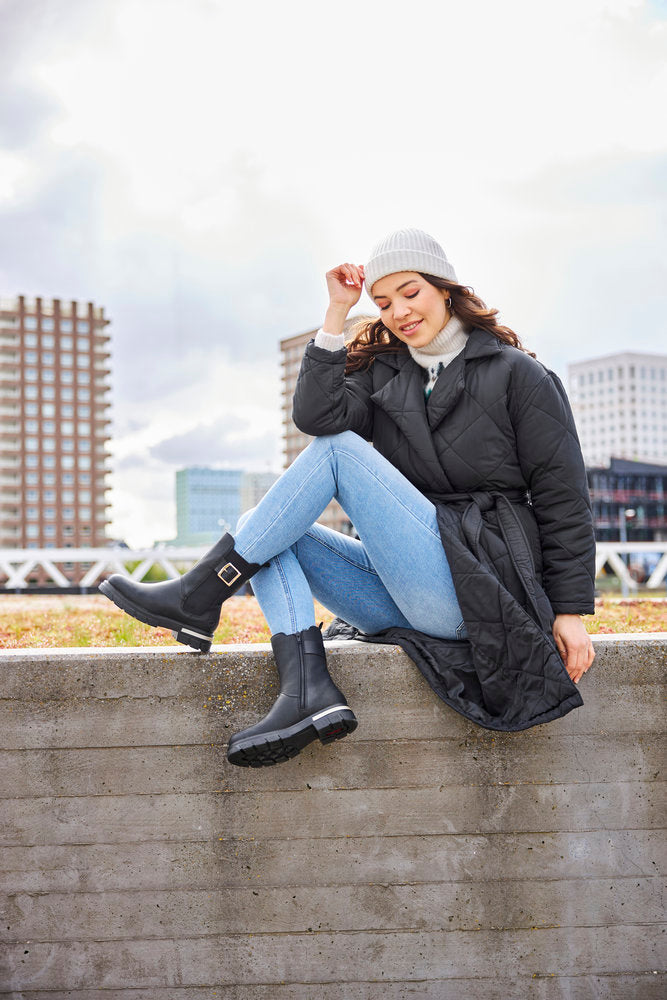 How To Style Chelsea Boots For Women: The Ultimate Guide