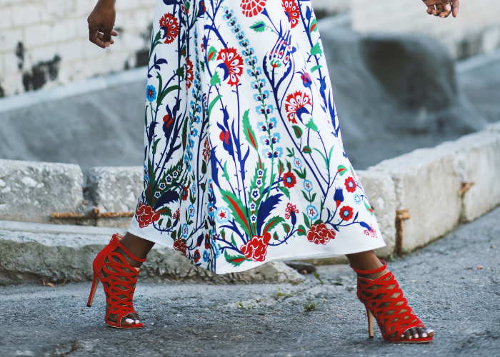 The Best Shoes to Wear With a Maxi Dress and How to Style Them - Rieker Blog