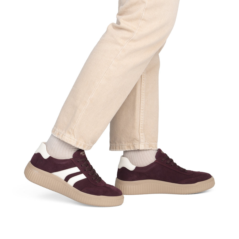 Women's Trainer Shoe - Red | D3E00-30
